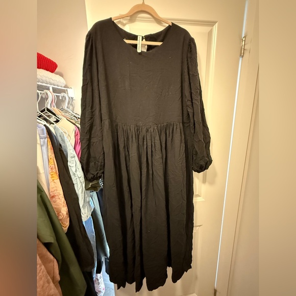 Emma Knudsen Dresses & Skirts - Emma Knudsen Elle Midi Dress